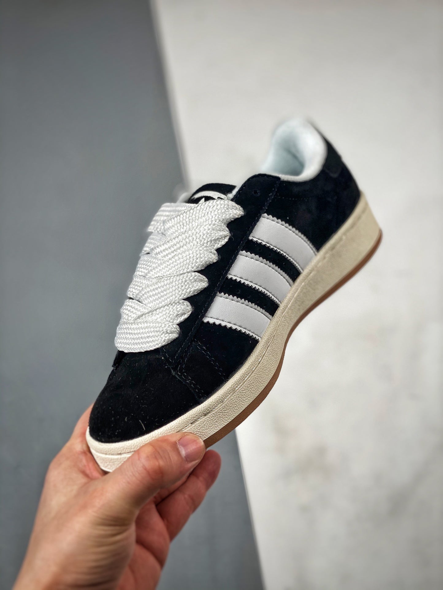 Adidas campus
