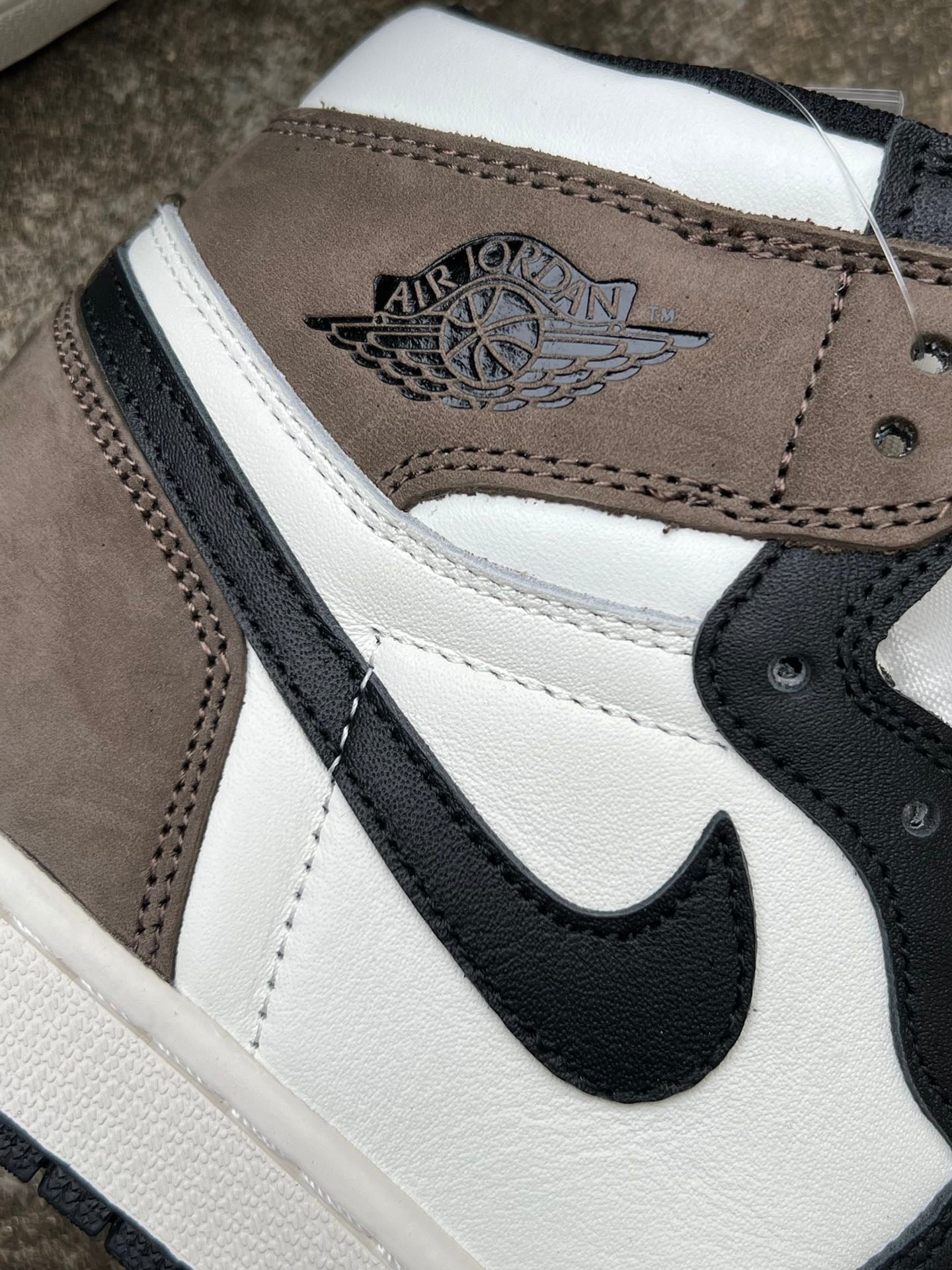 Air Jordan 1 Retro