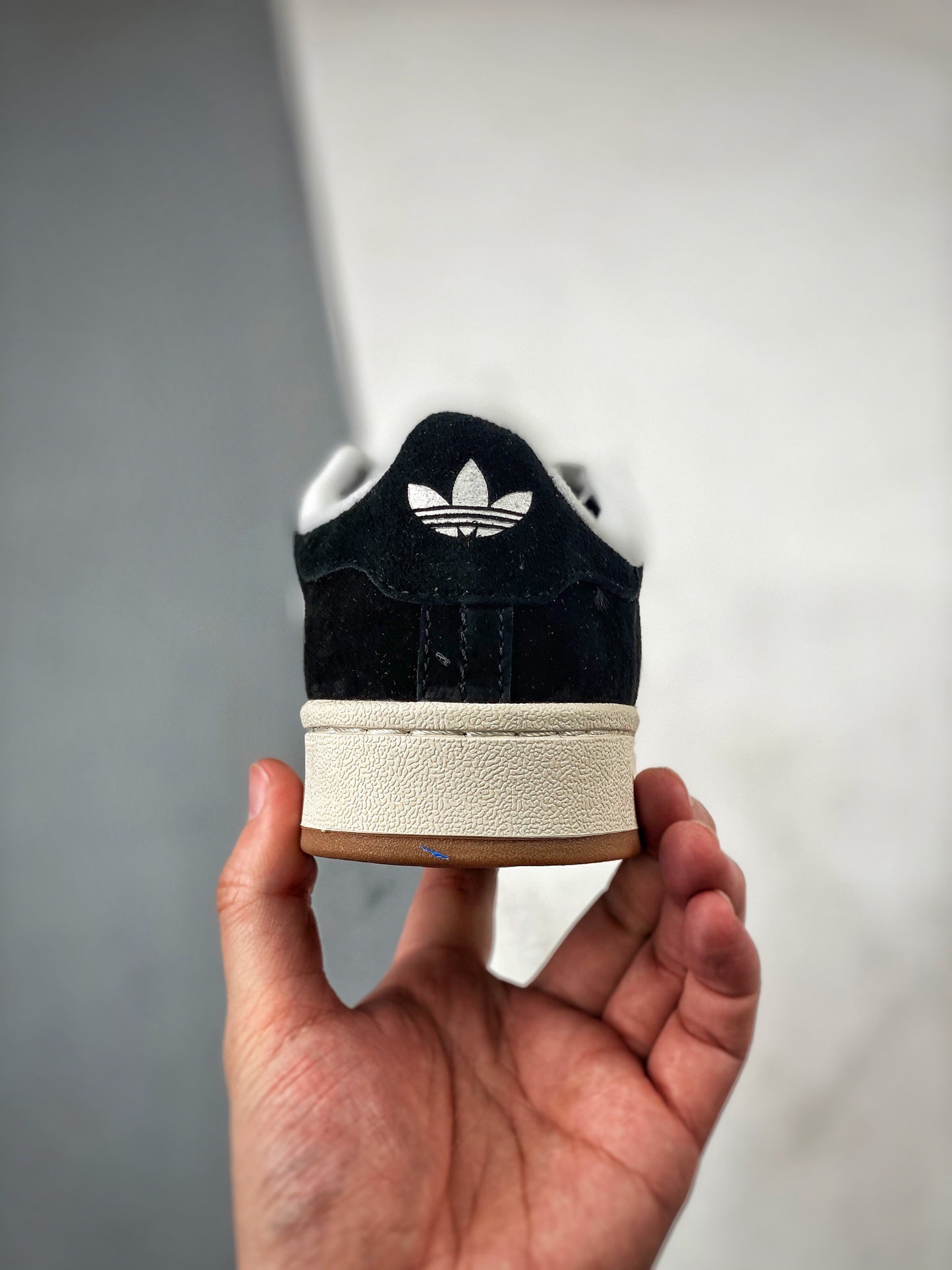 Adidas campus