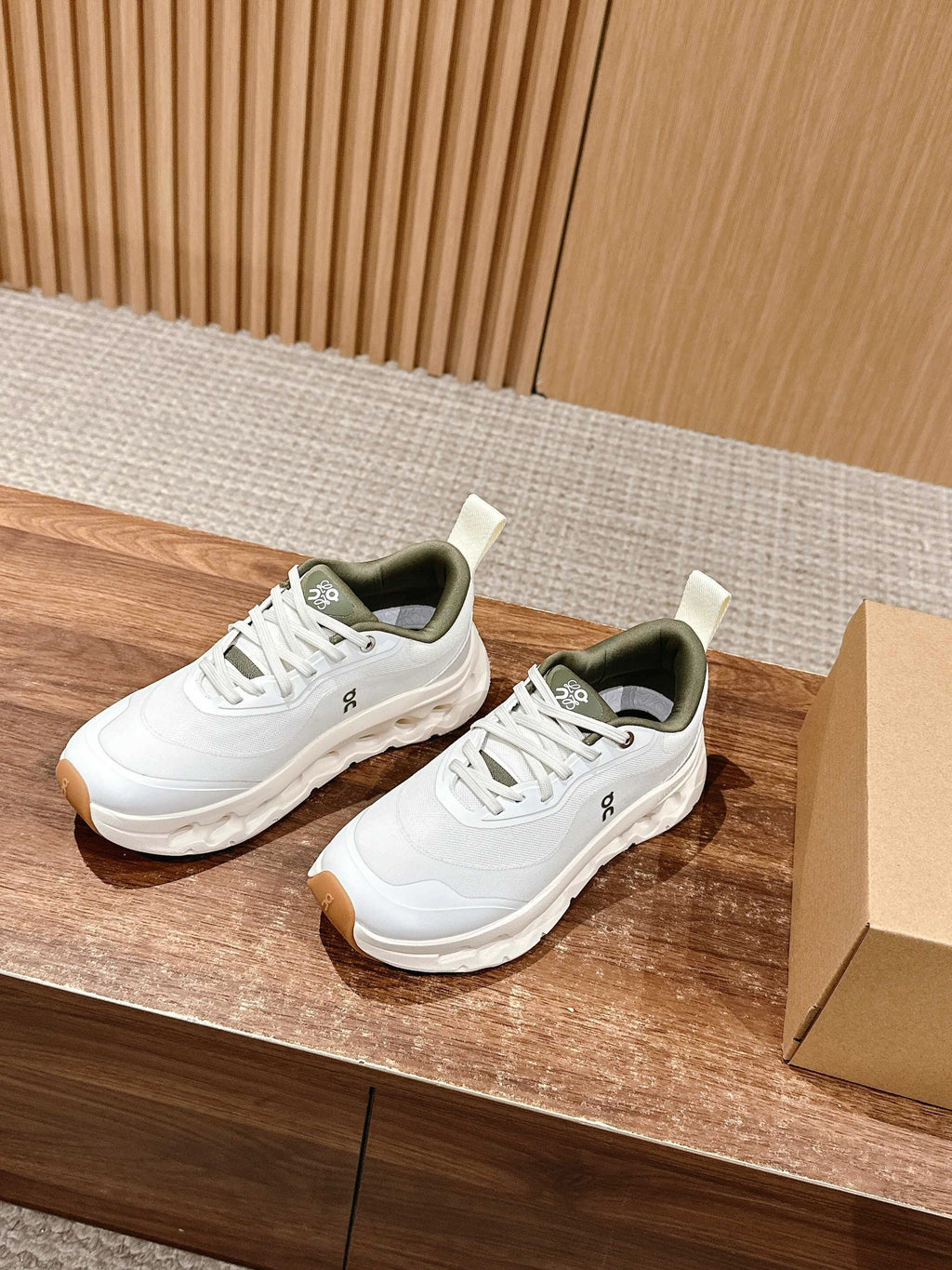 LOEWE x On