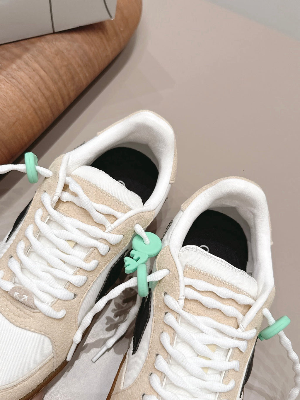 Off White