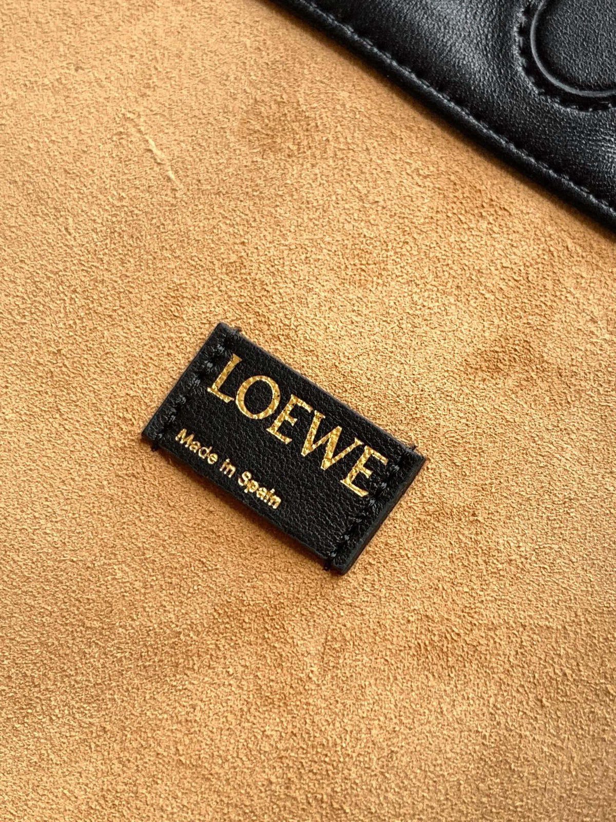 𝐋𝐎𝐄𝐖 Flamenco Purse
