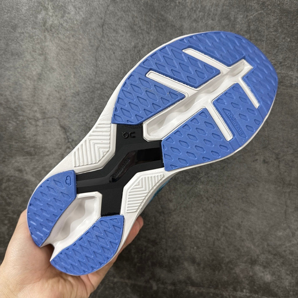 Zapatilla ON En Cloudeclipse