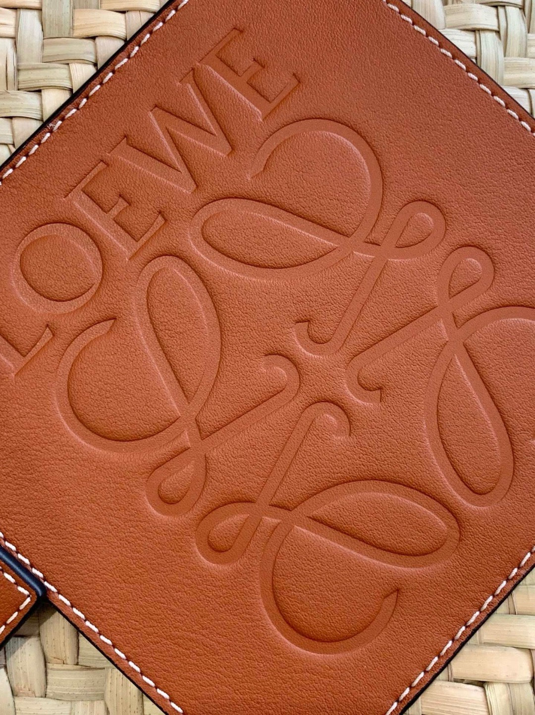 Bolso capazo en hoja de palma LOEWE