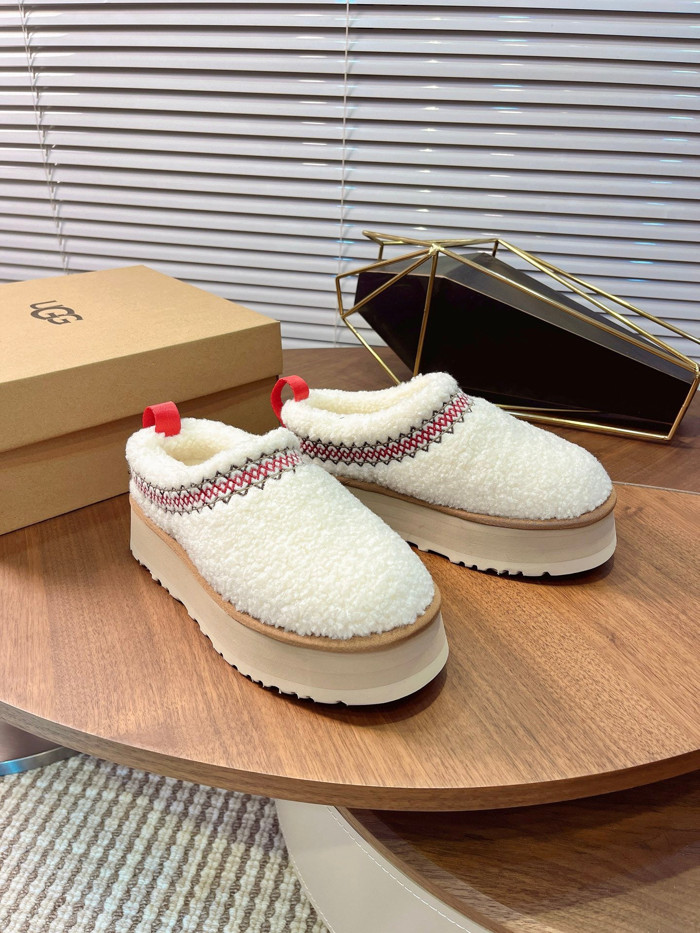 UGG Tazz Braid Natural