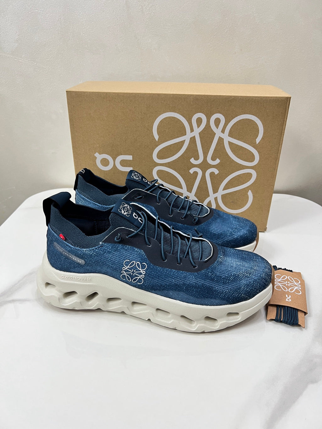 LOEWE x On
