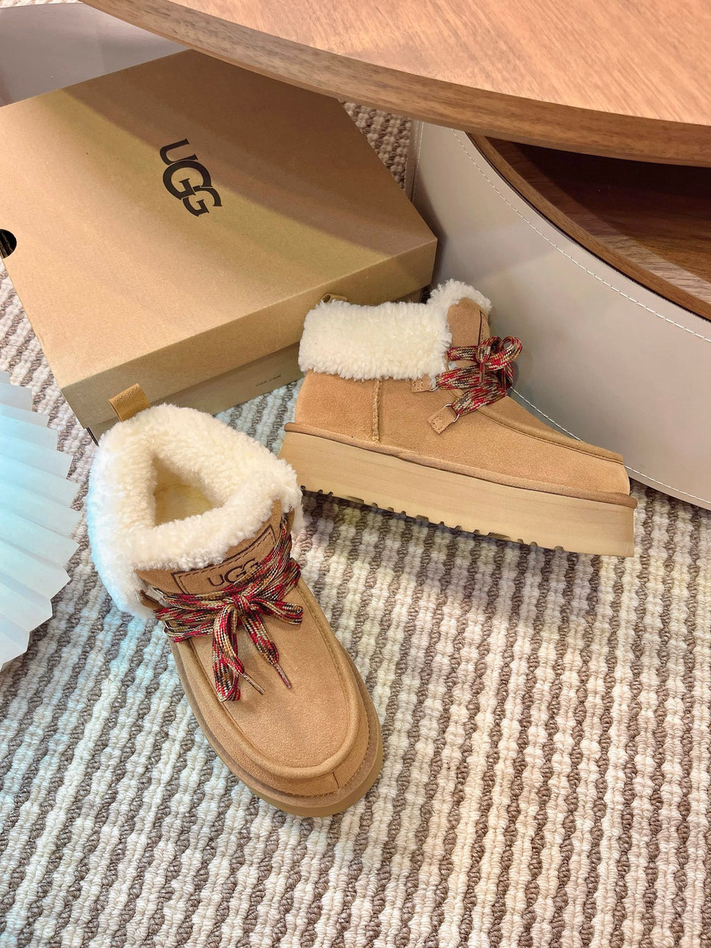 UGG Tazz Lace