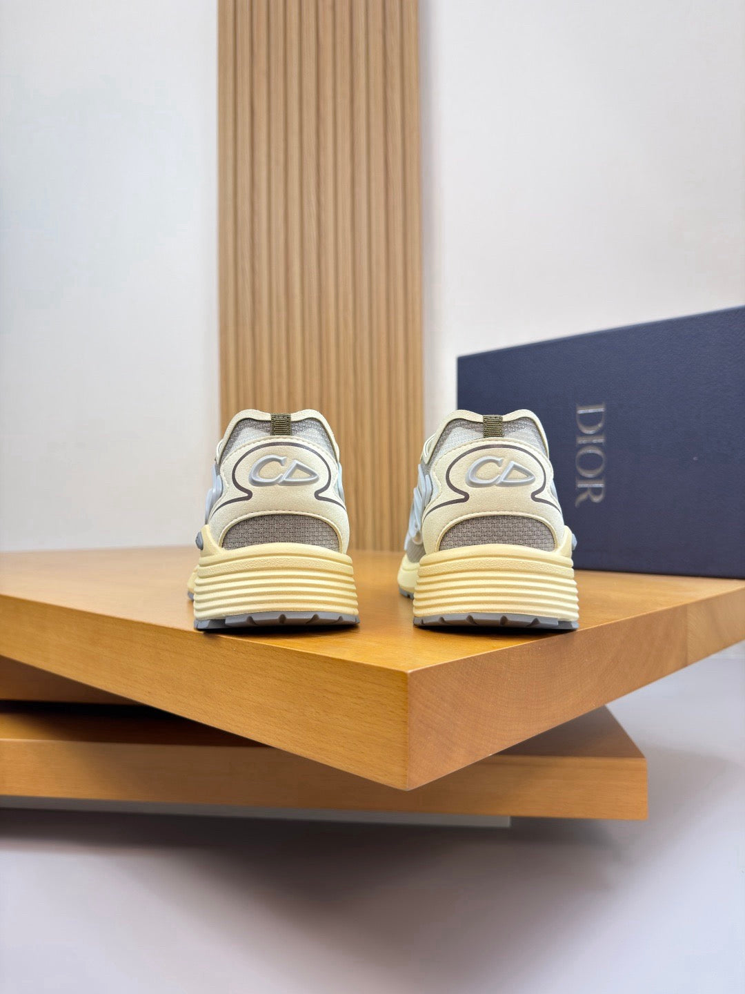 Dior B30