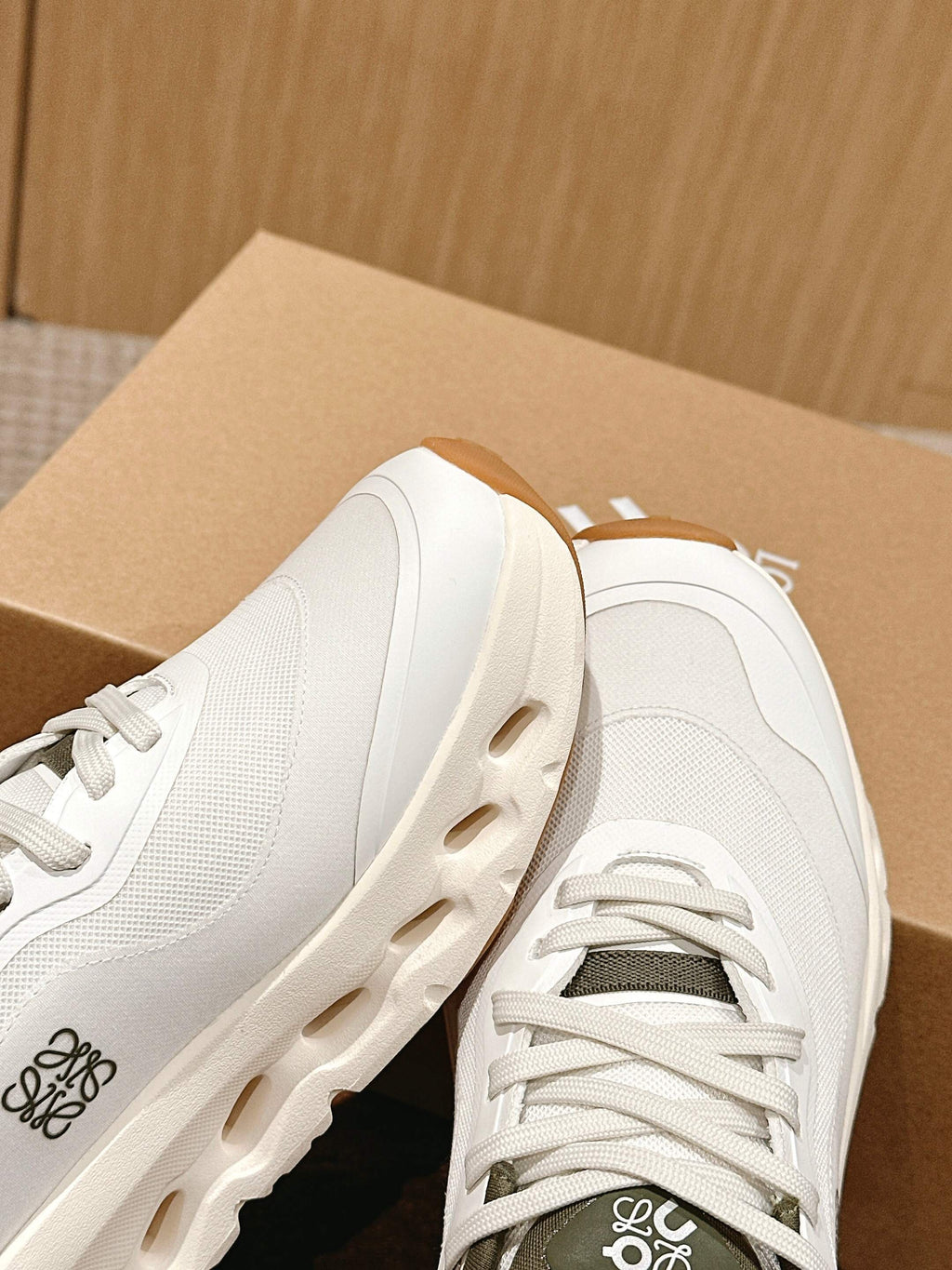 LOEWE x On