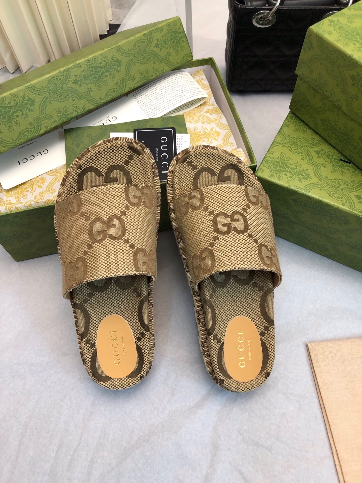 SANDALIA GUCCI CON PLATAFORMA