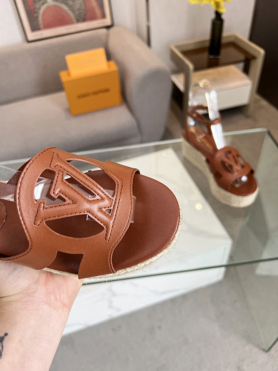 Sandalia de cuña Louis Vuitton