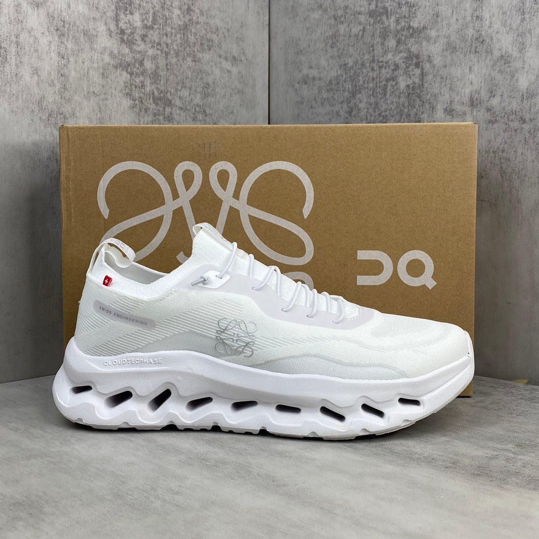 Zapatillas On Running x Loewe Cloudtilt