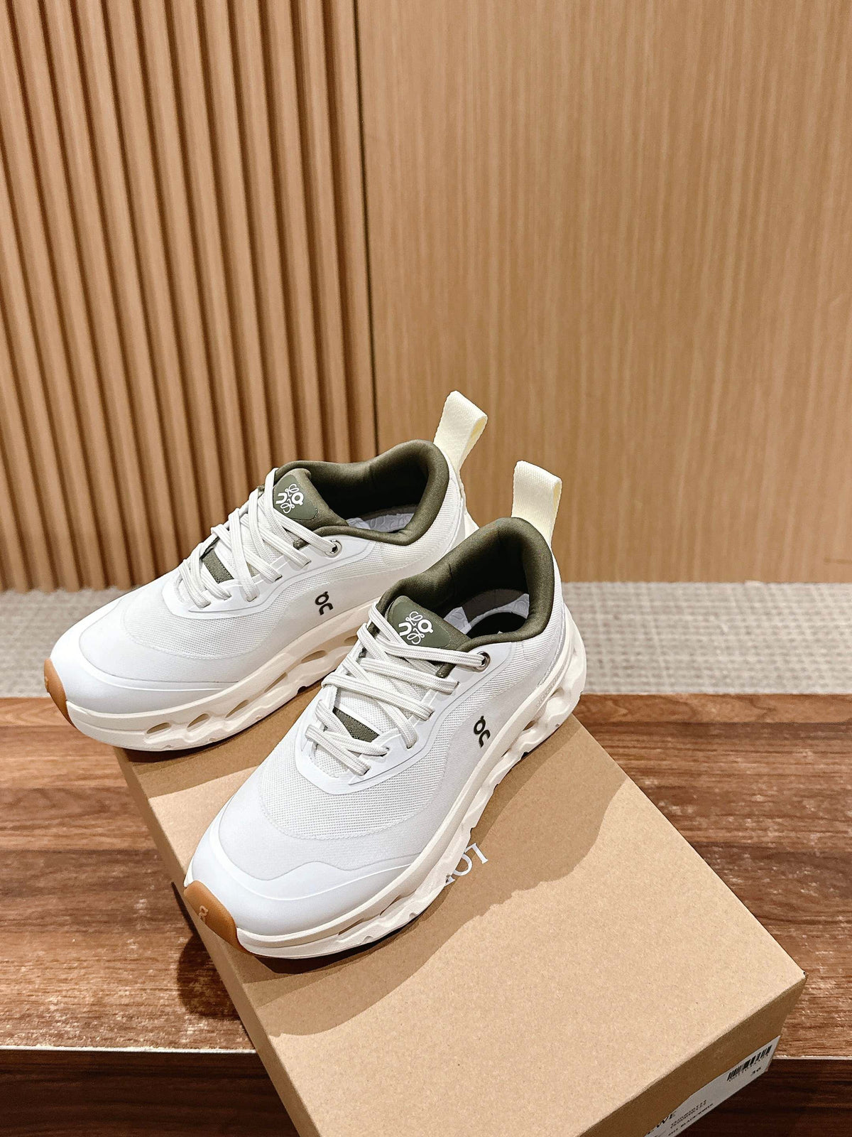 LOEWE x On