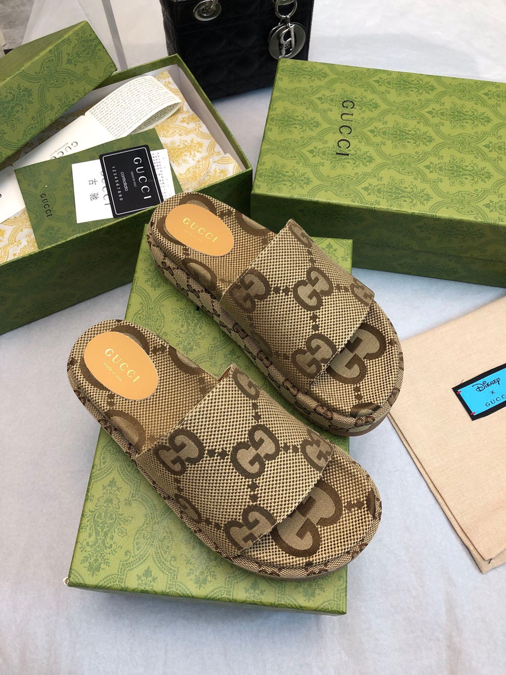 SANDALIA GUCCI CON PLATAFORMA