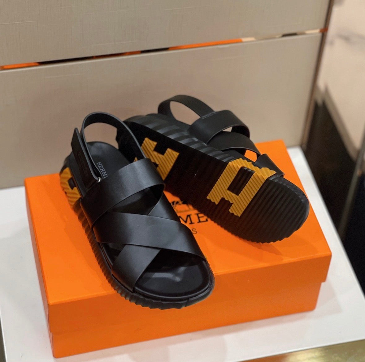 Sandalias Hermes