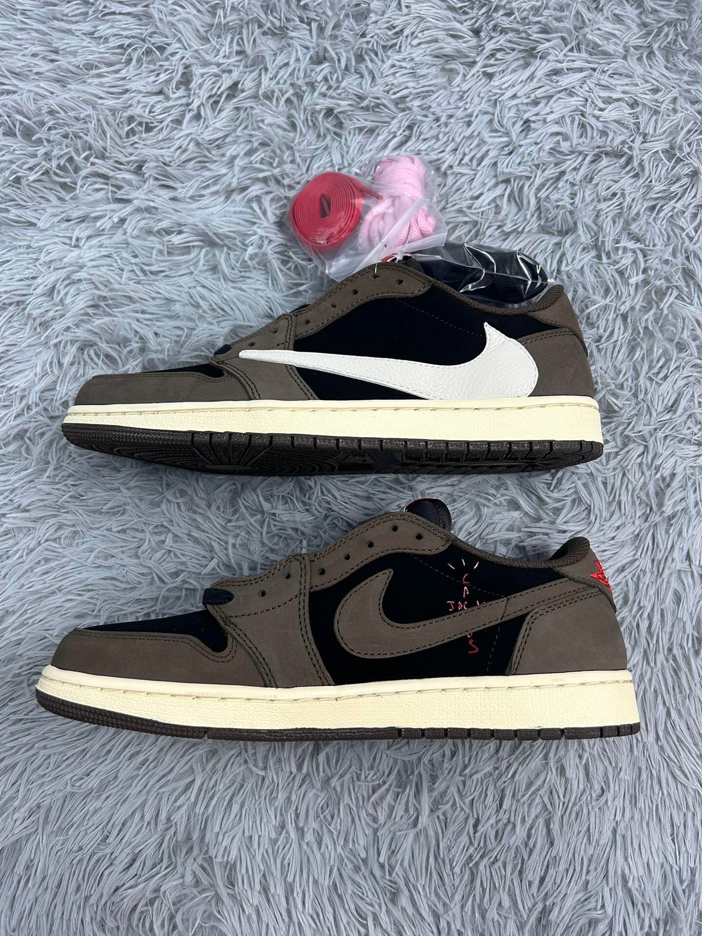 Travis Scott x Air Jordan 1