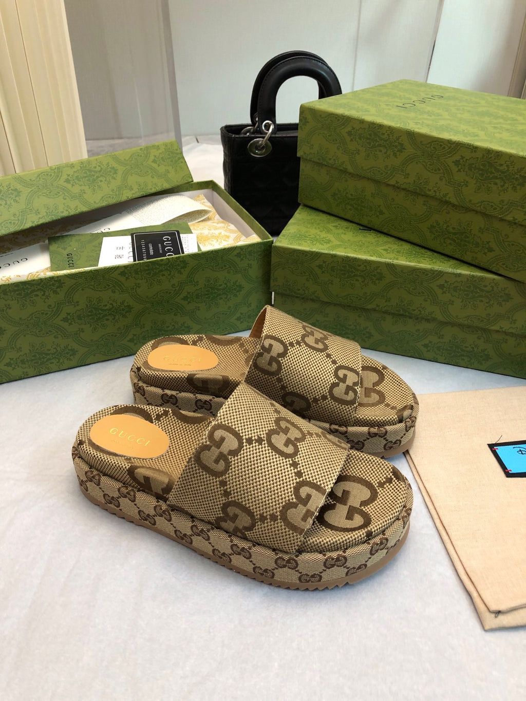 SANDALIA GUCCI CON PLATAFORMA