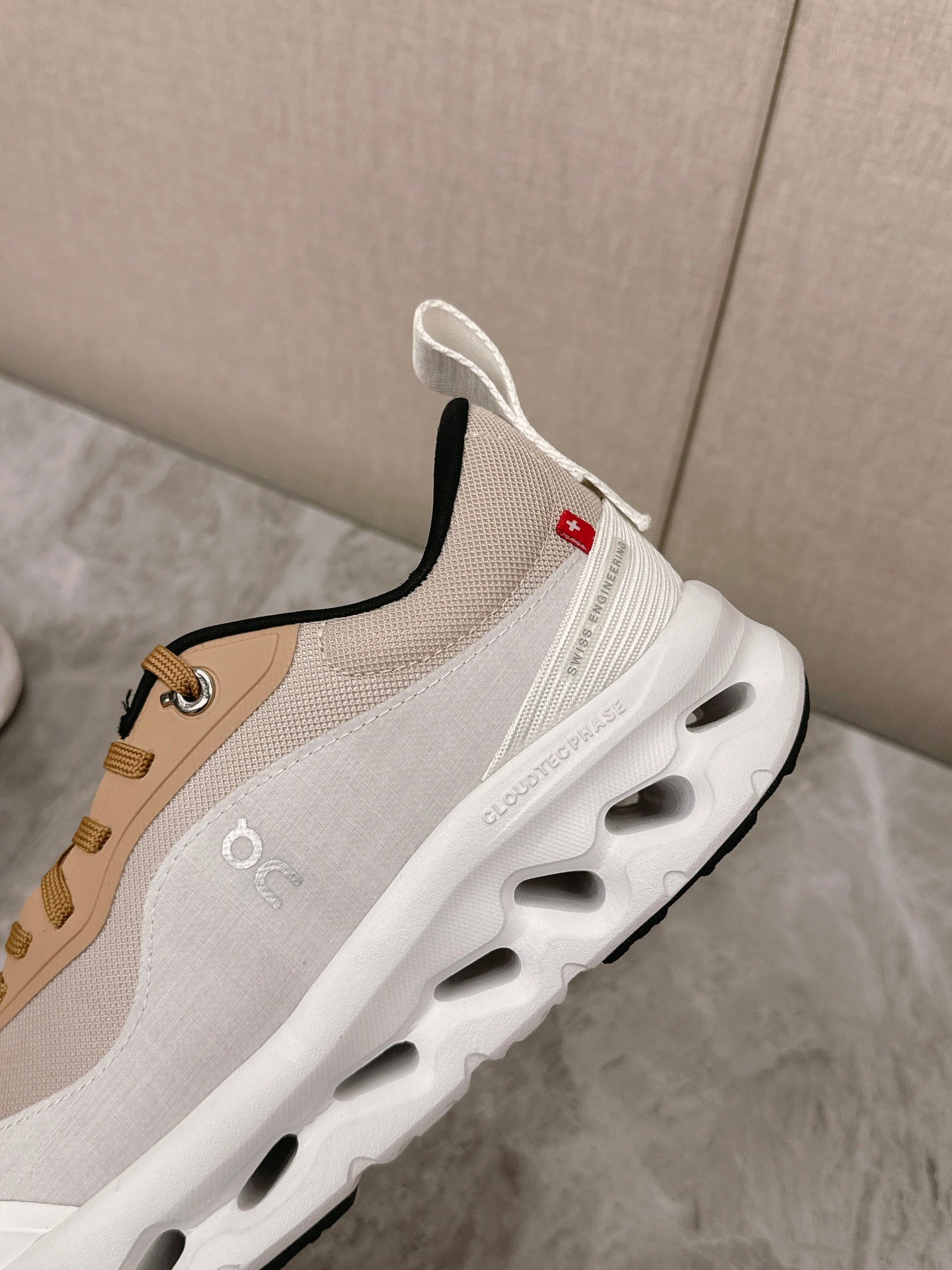 Loewe x on cioudtilt 2.0