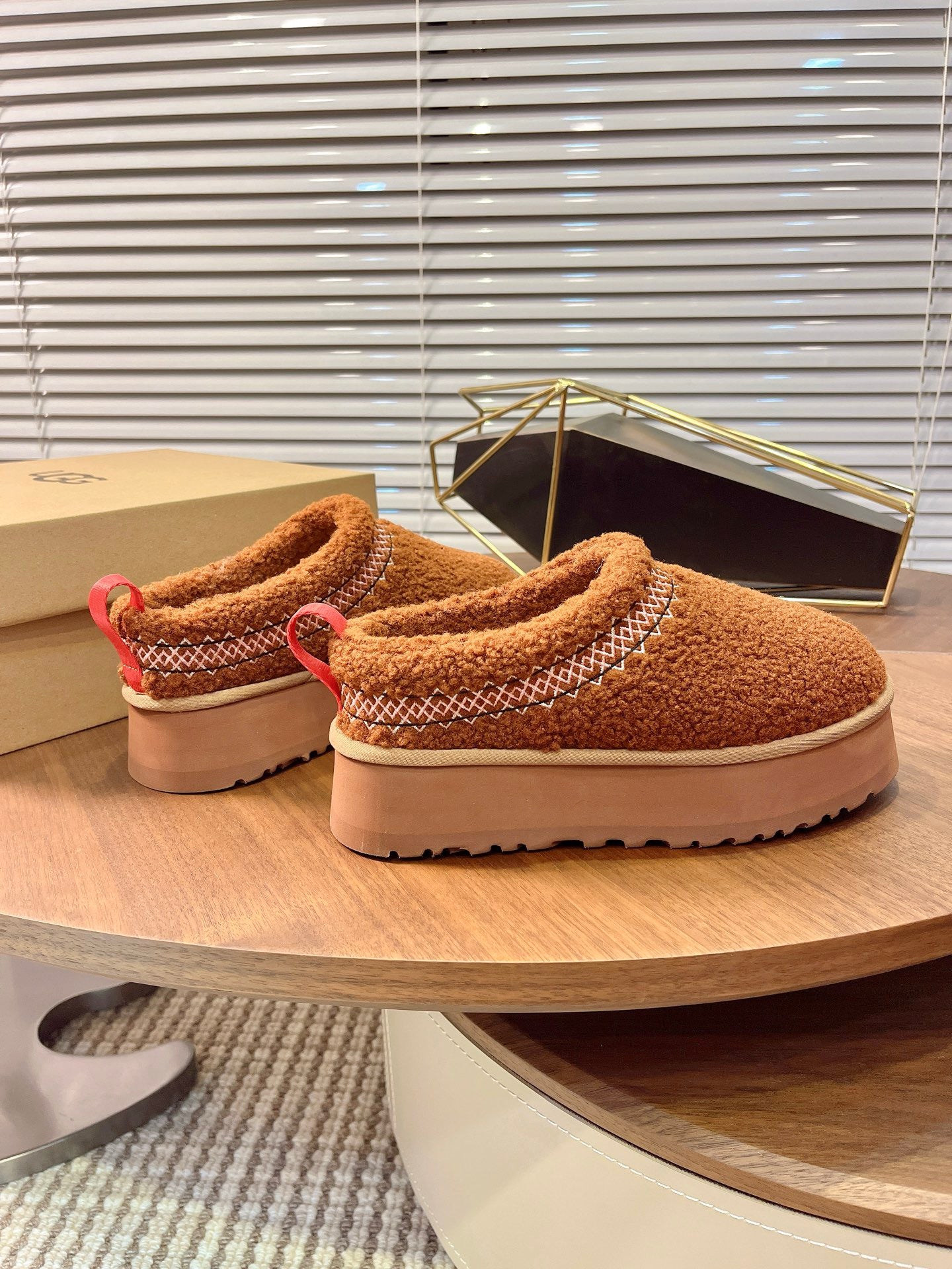 UGG Tazz Braid Brown