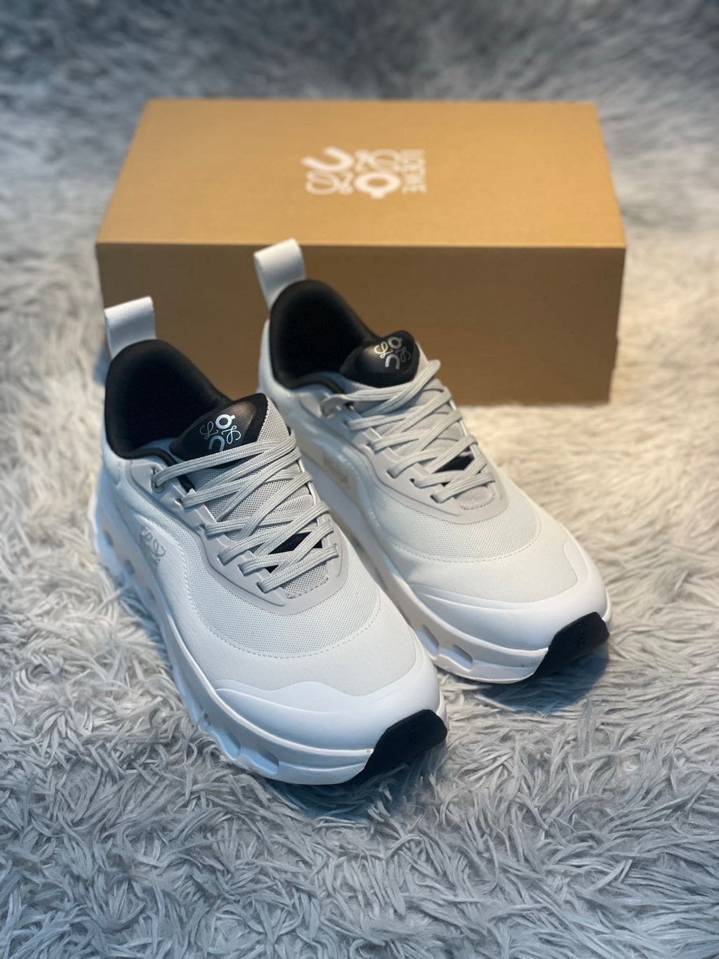 LOEWE x On