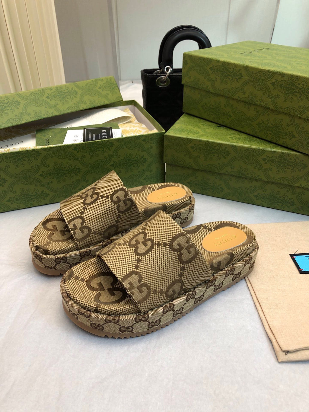 SANDALIA GUCCI CON PLATAFORMA