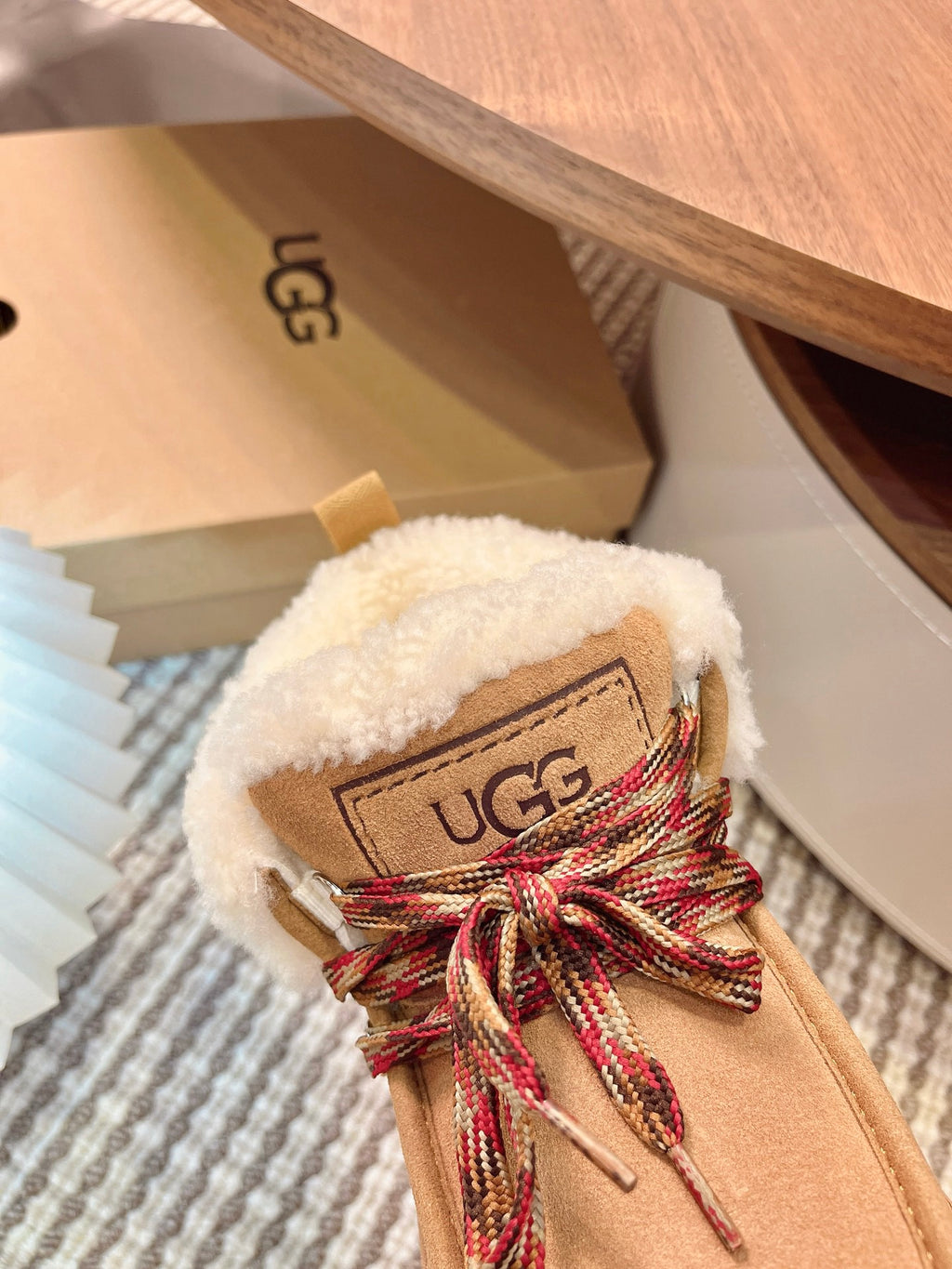 UGG Tazz Lace