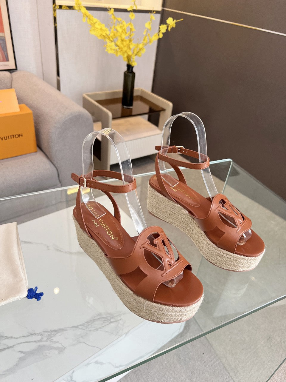 Sandalia de cuña Louis Vuitton