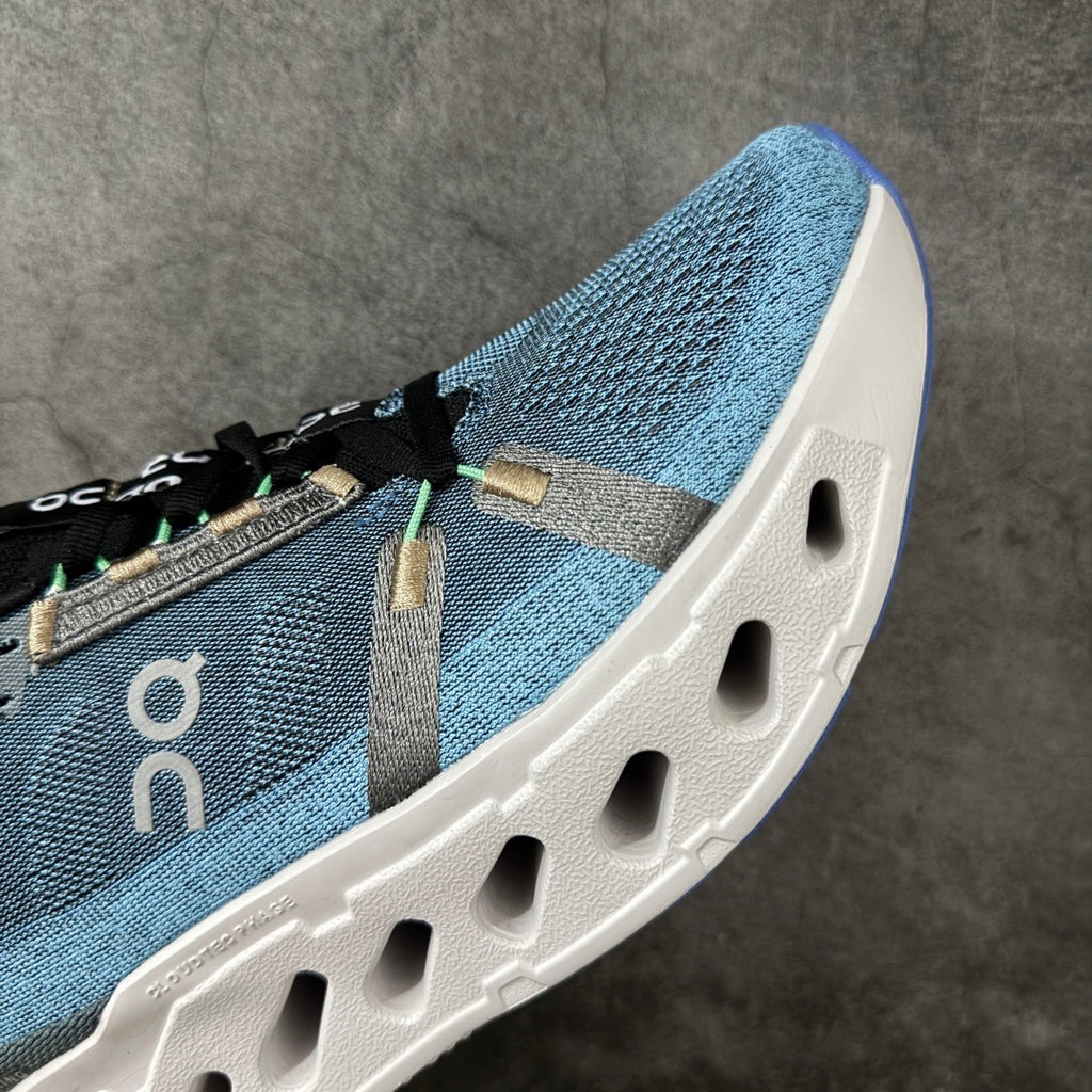 Zapatilla ON En Cloudeclipse