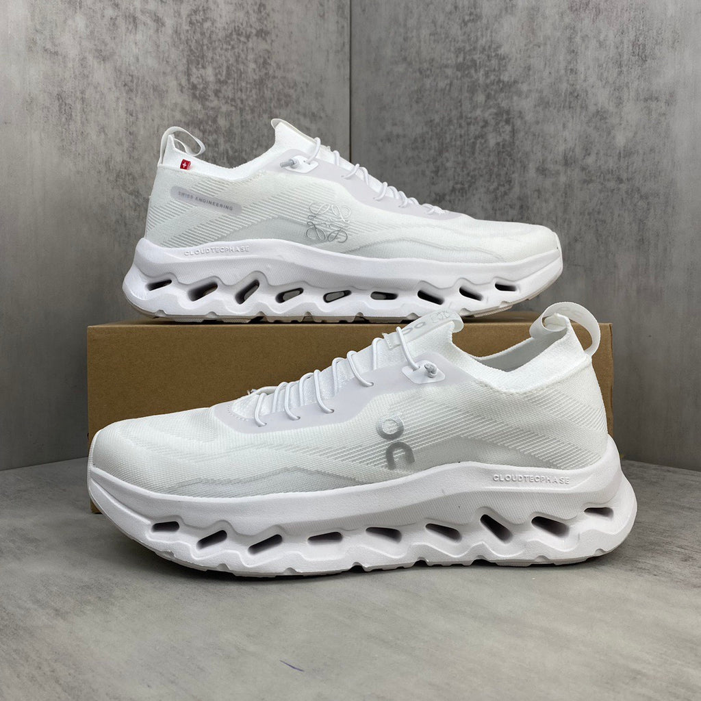 Zapatillas On Running x Loewe Cloudtilt