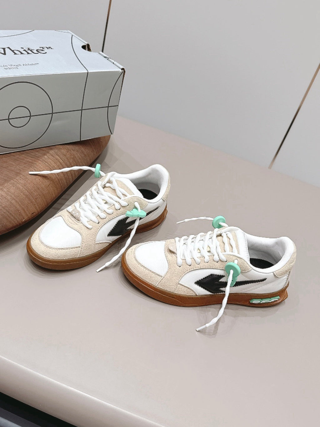 Off White