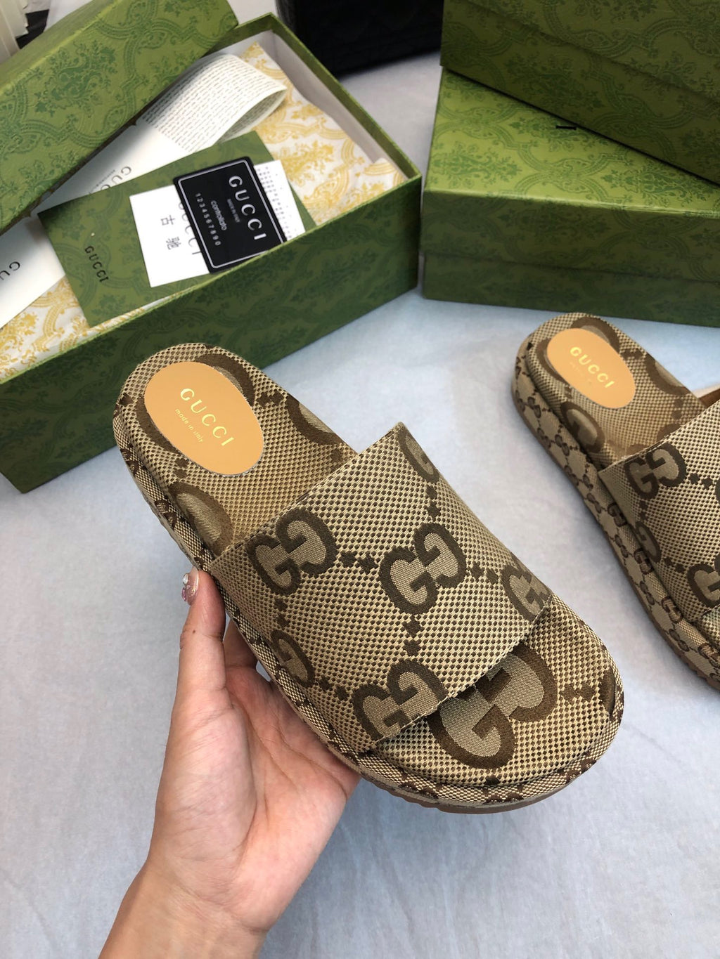 SANDALIA GUCCI CON PLATAFORMA