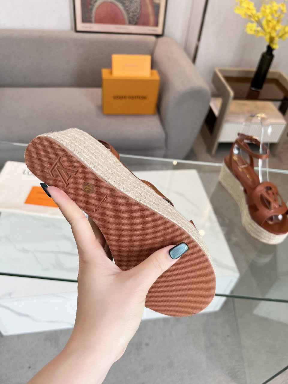 Sandalia de cuña Louis Vuitton