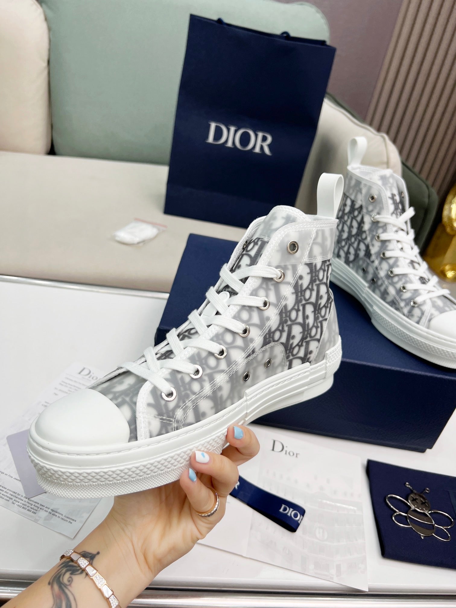 Dior B23