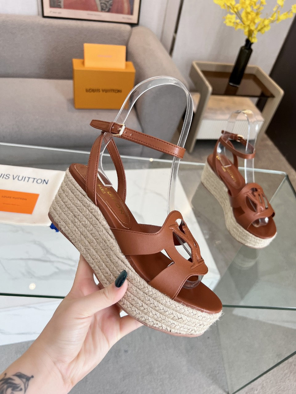Sandalia de cuña Louis Vuitton