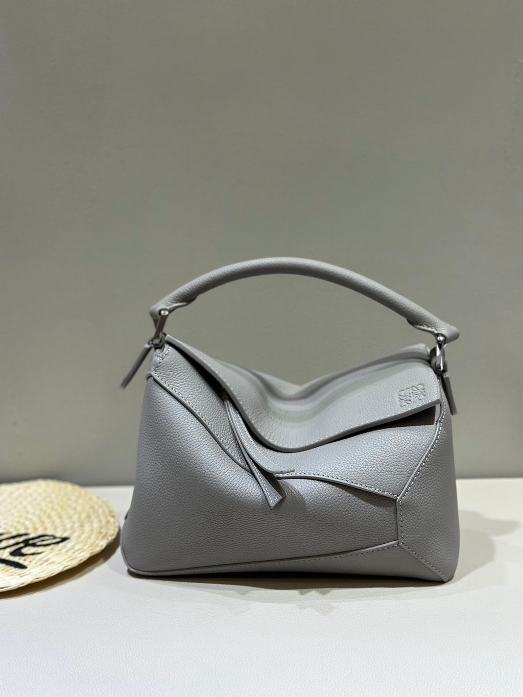 Loewe Puzzle Edge