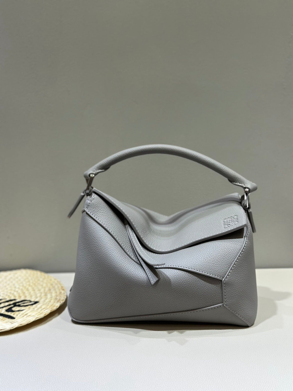 Loewe Puzzle Edge
